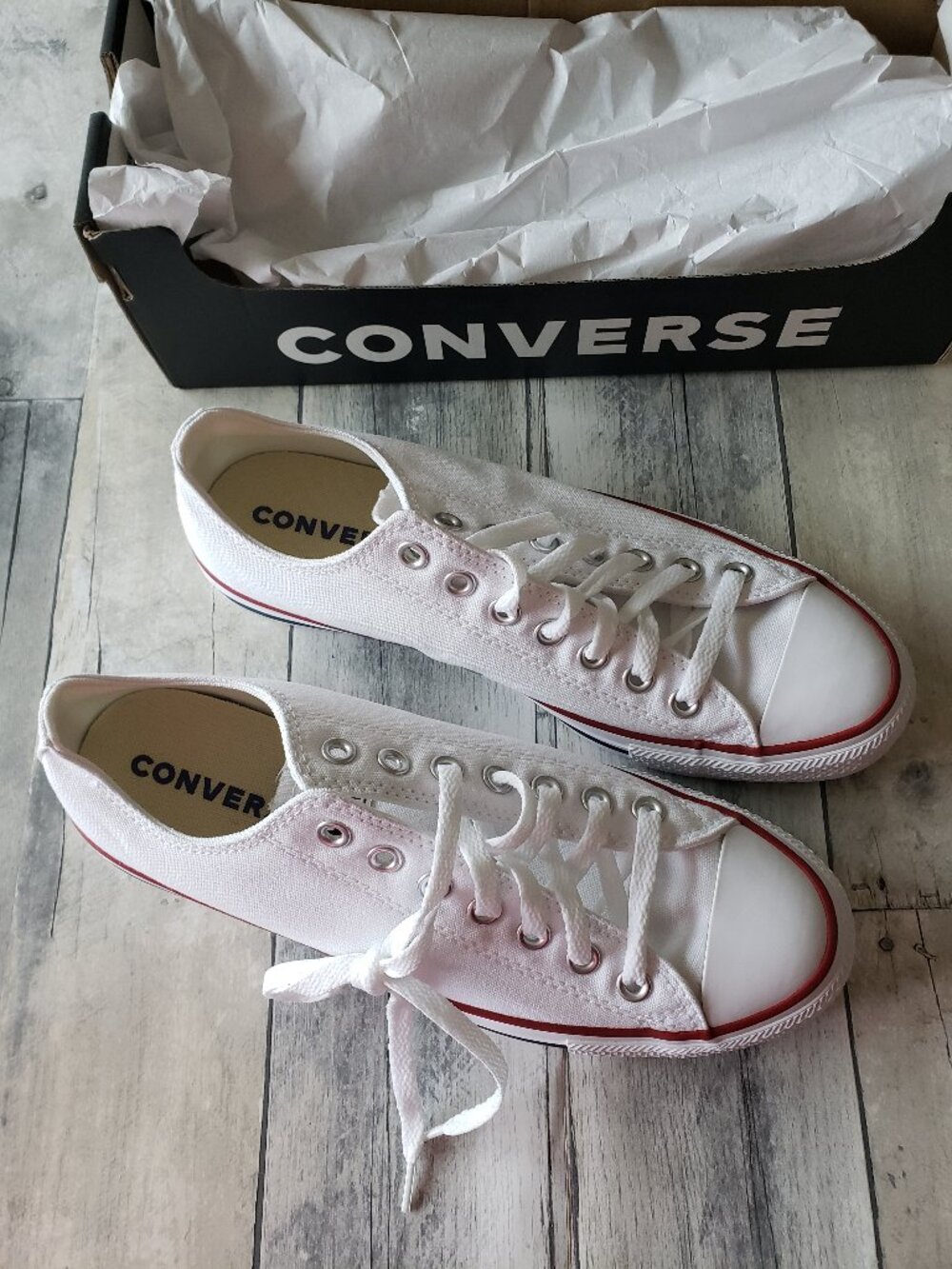 NWT - Converse Chuck Taylor Low Top Sneaker – Size Men's 8.5/Women's 10.5